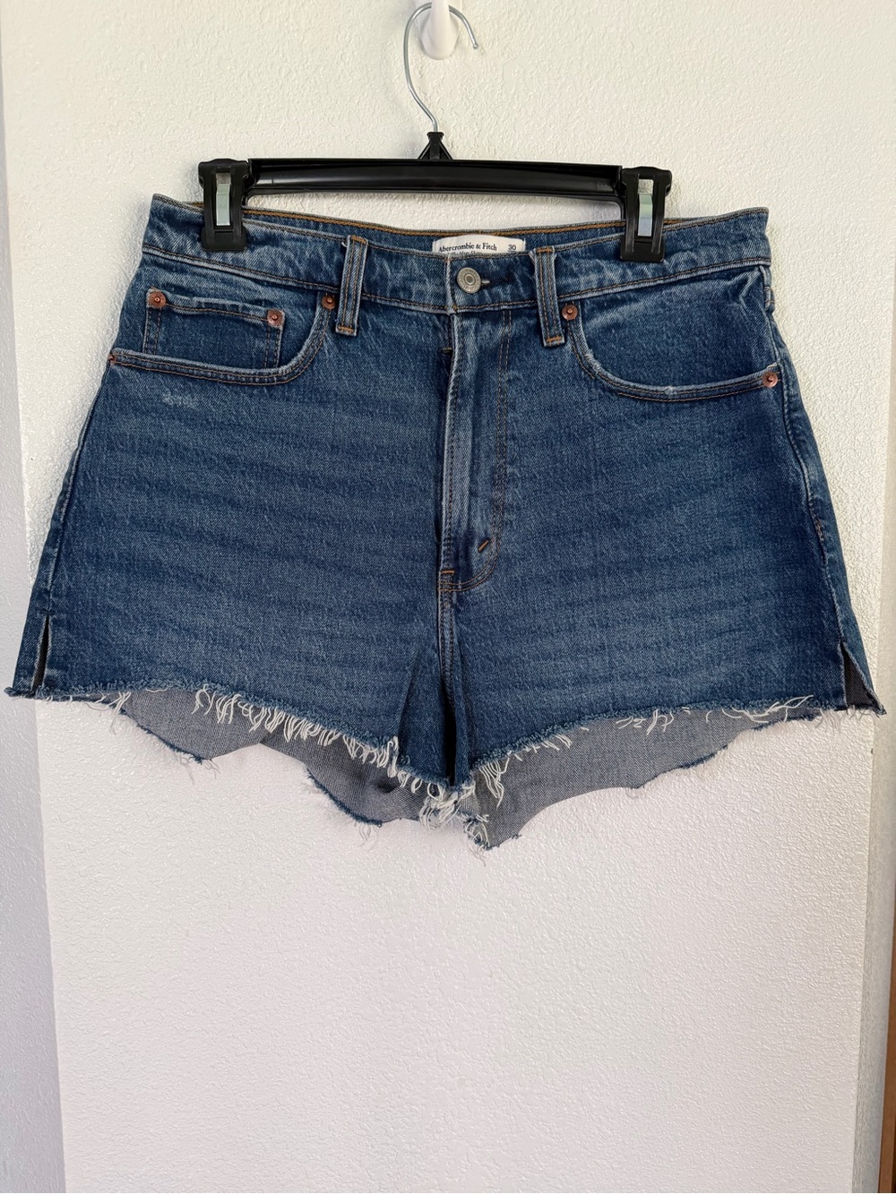 Abercrombie Curve Love High Rise The Mom Short Denim Shorts Size 30
